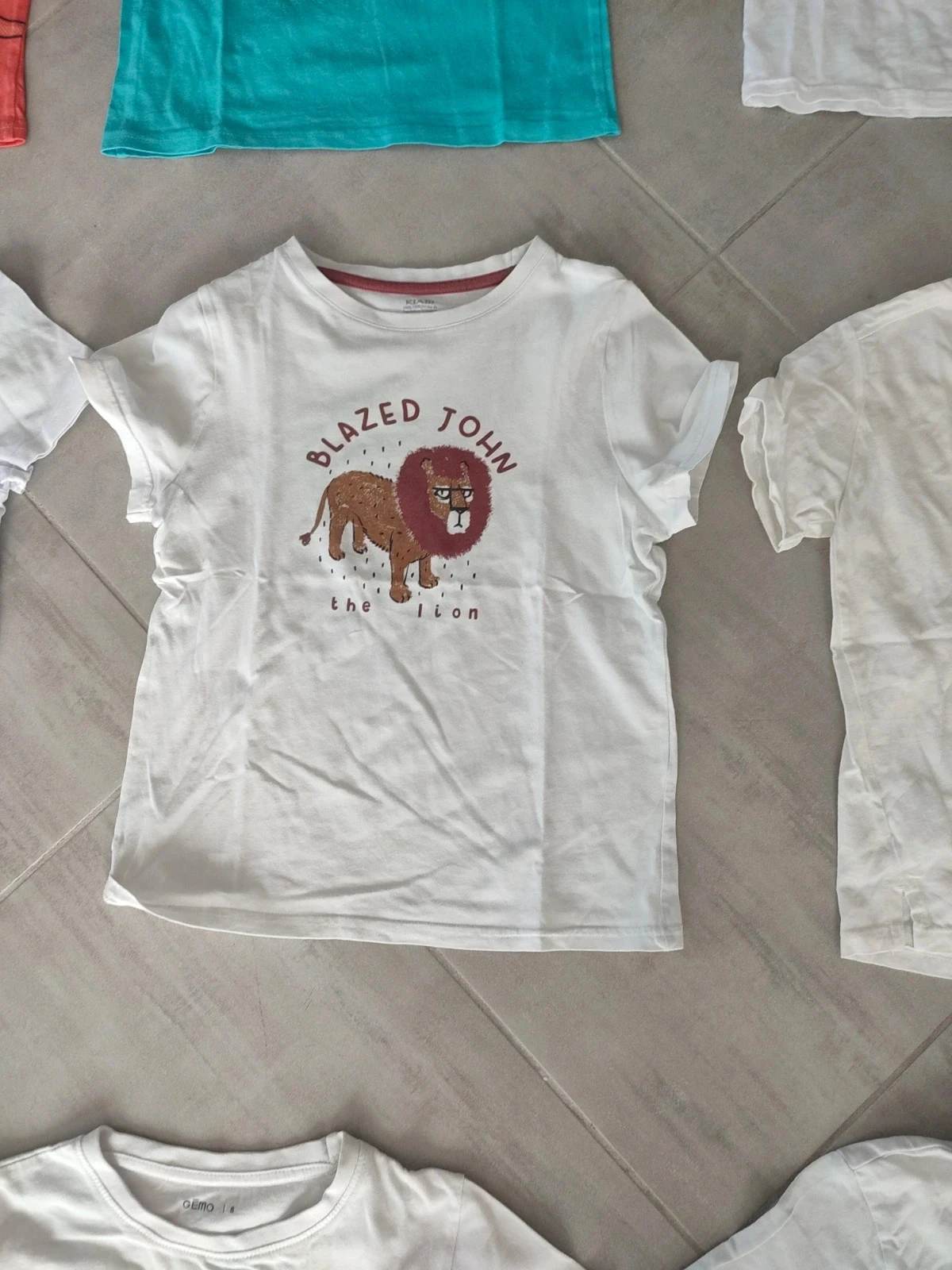 Lot de 8 camisetas de manga corta para niño de 8 años – photo 5